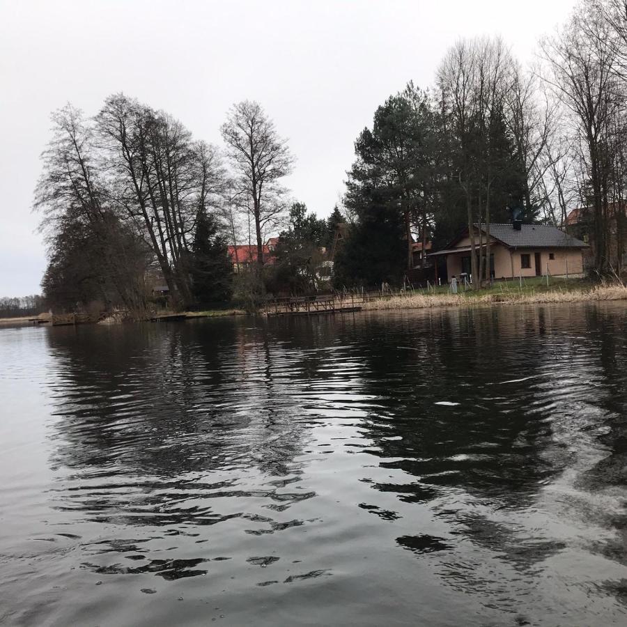 Urokliwy Domek Nad Brzegiem Jeziora Lubiatów 外观 照片