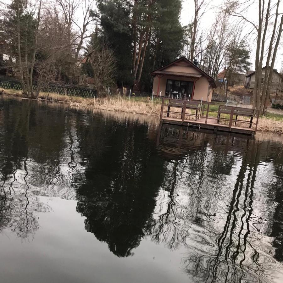 Urokliwy Domek Nad Brzegiem Jeziora Lubiatów 外观 照片