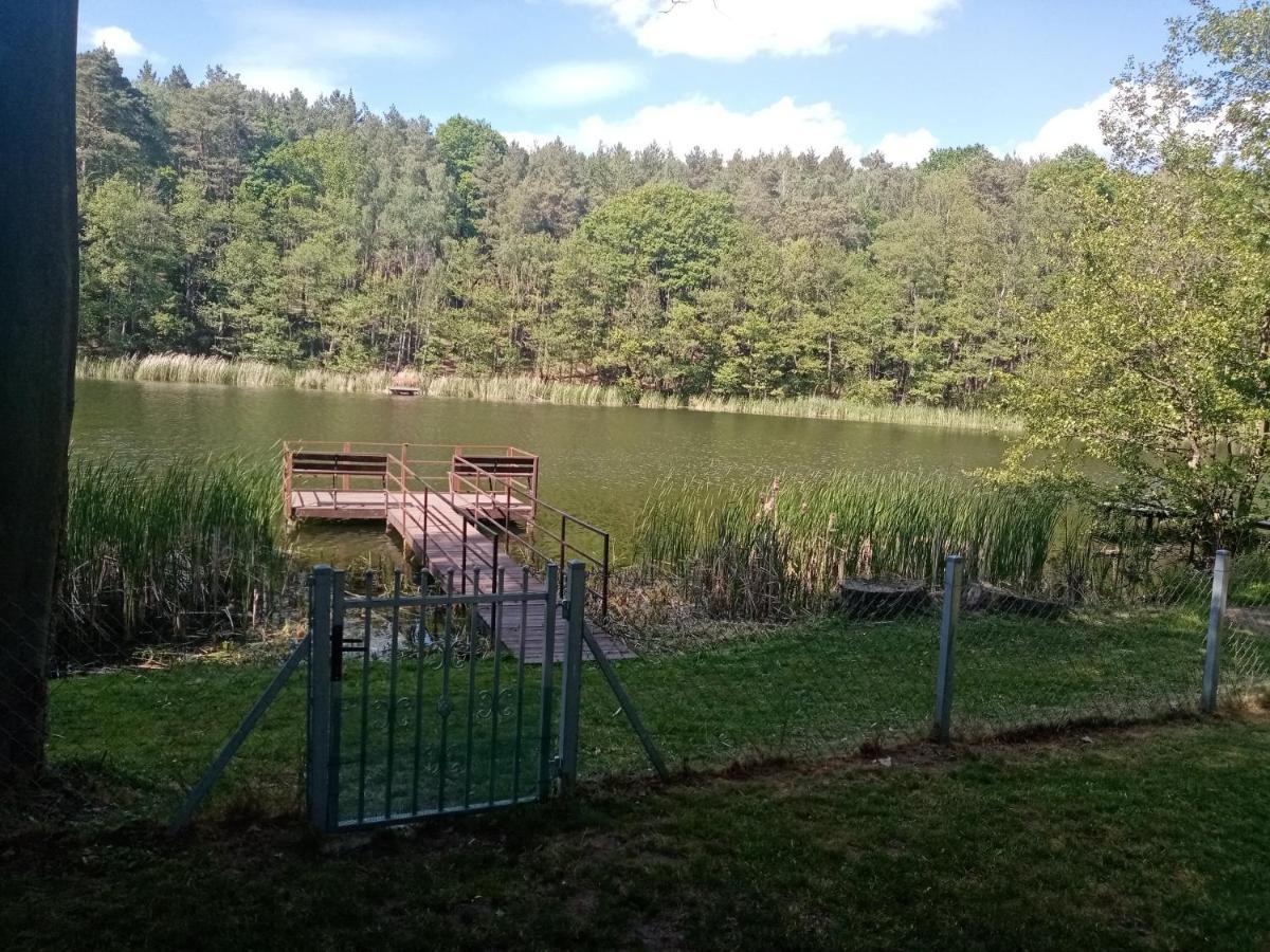 Urokliwy Domek Nad Brzegiem Jeziora Lubiatów 外观 照片