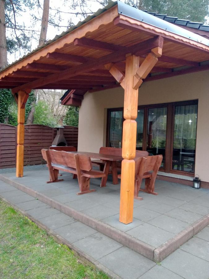 Urokliwy Domek Nad Brzegiem Jeziora Lubiatów 外观 照片