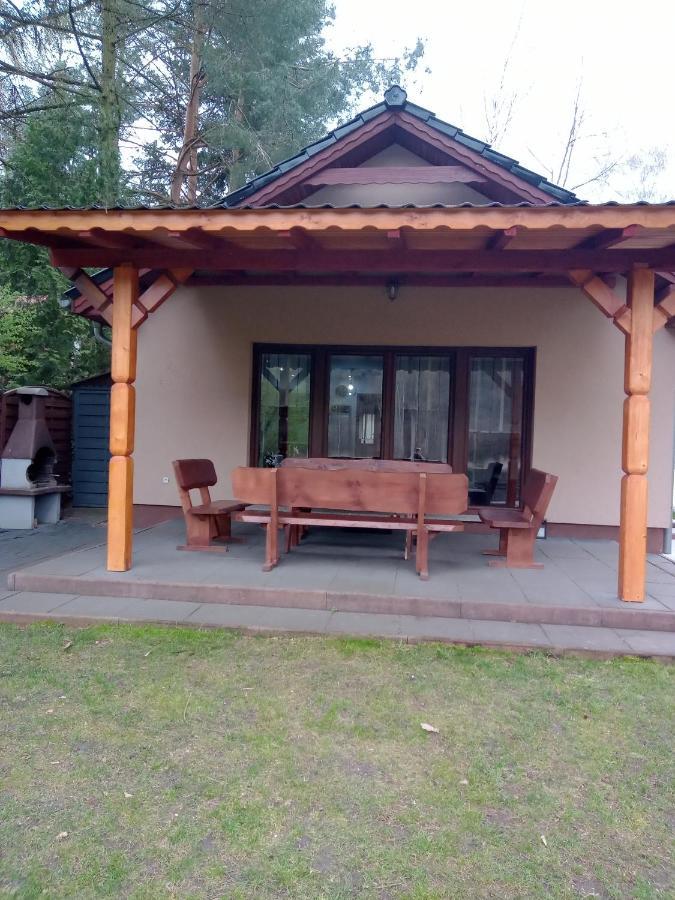 Urokliwy Domek Nad Brzegiem Jeziora Lubiatów 外观 照片